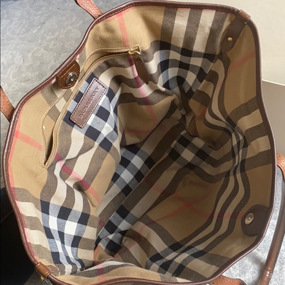Burberry Tote - Picture 4 of 6